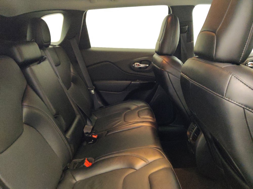 Used 2023 Jeep Cherokee Altitude Lux image 19