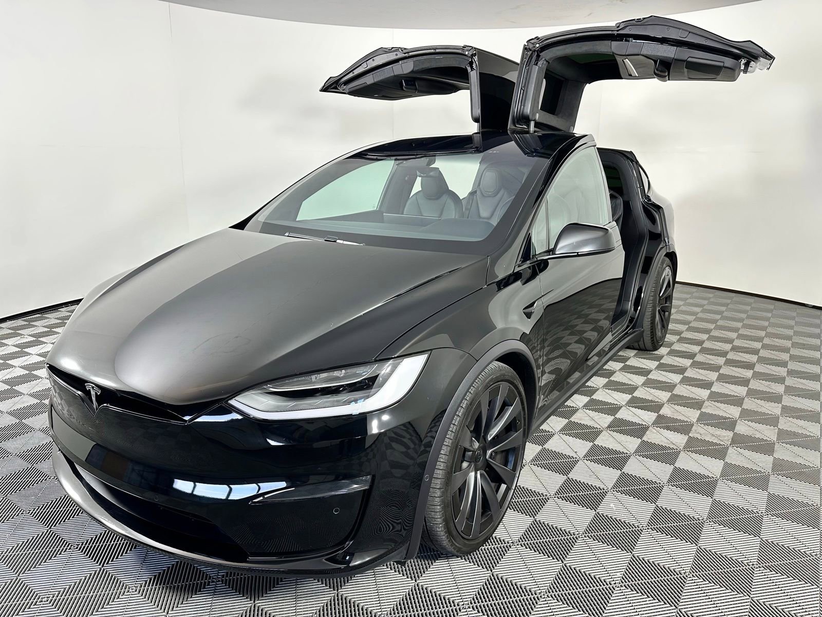 Used 2023 Tesla Model X AWD/4WD image 38
