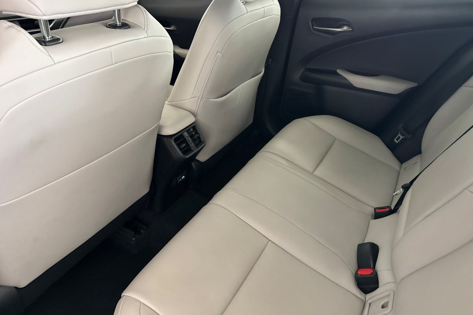Used 2021 Lexus UX 250h w/ Accessory Package (Z1) AWD/4WD image 24