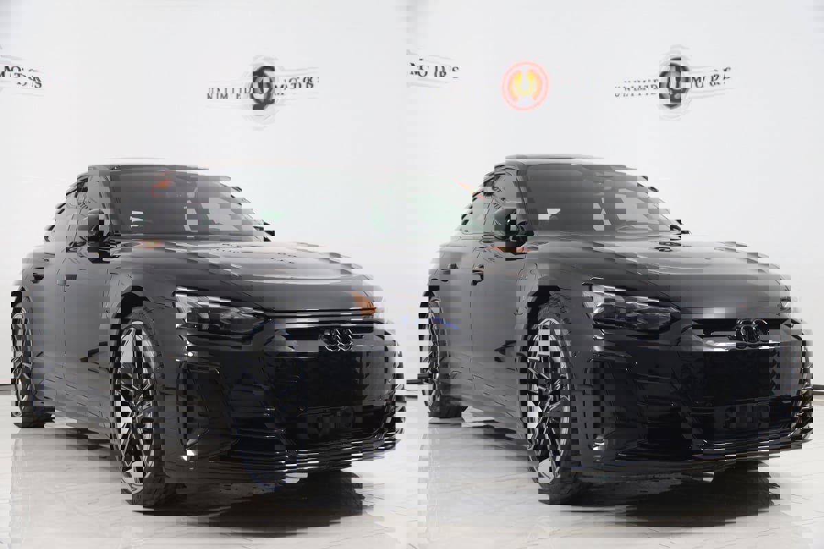 Used 2024 Audi RS e-tron GT w/ Carbon Performance Package image 32