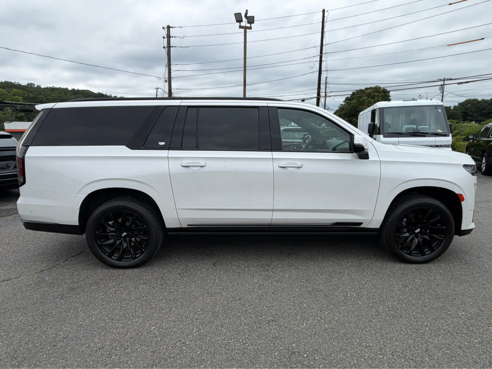 Used 2022 Cadillac Escalade ESV Sport w/ Touring Package AWD/4WD image 8