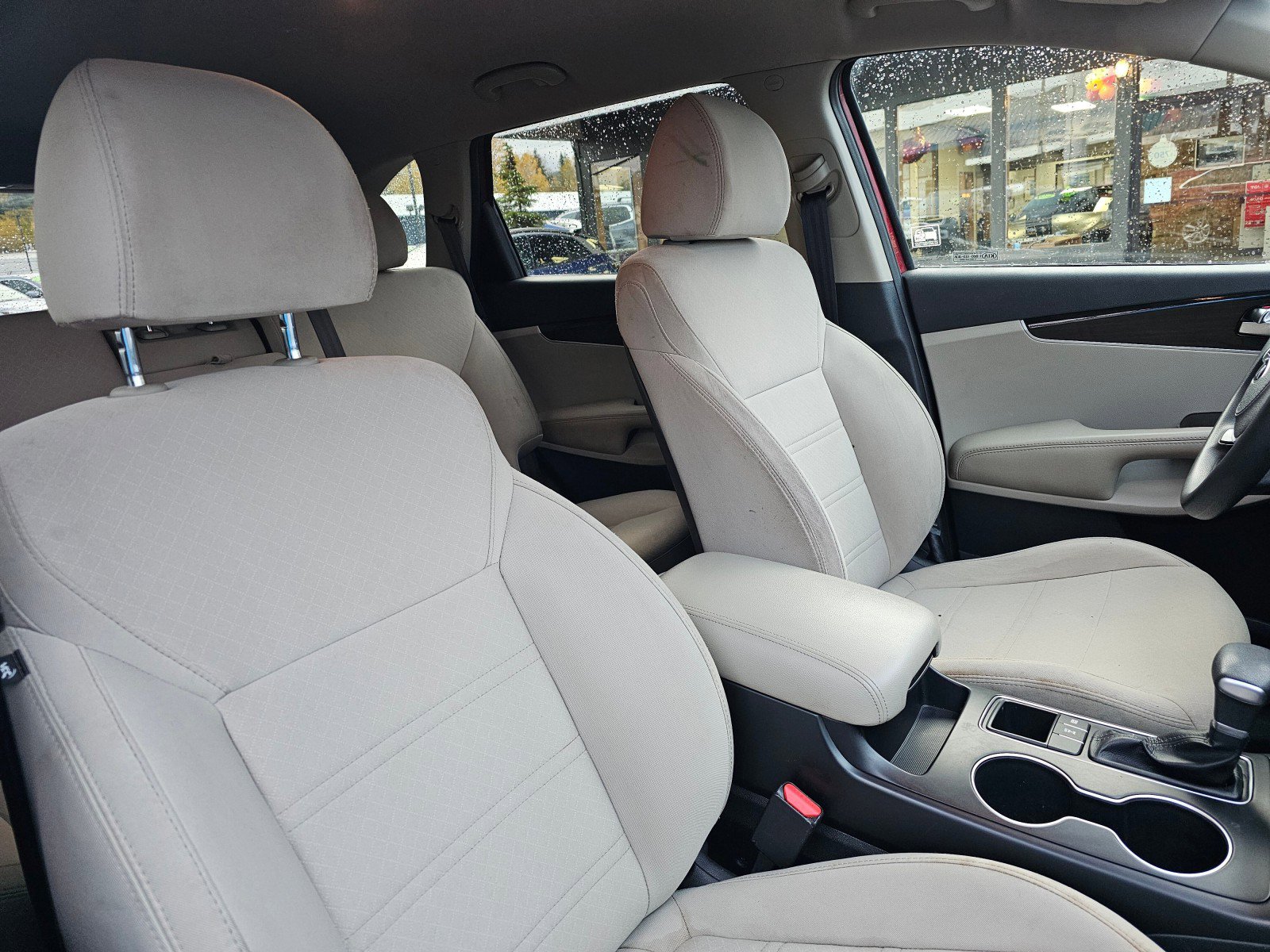 Used 2020 Kia Sorento LX image 11