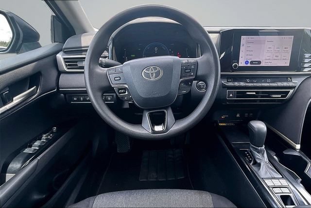 Used 2025 Toyota Camry LE FWD image 8