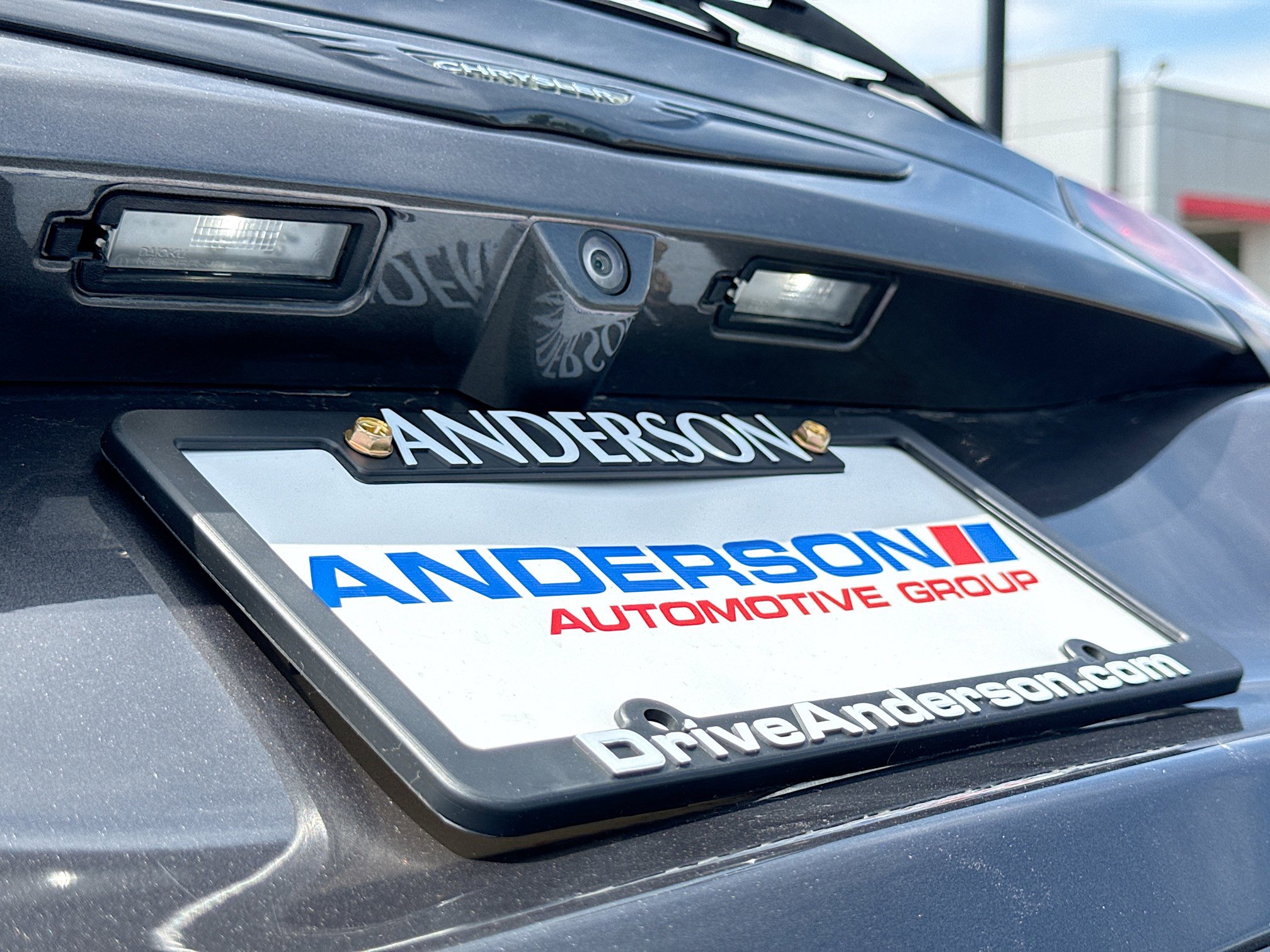 Used 2020 Chrysler Pacifica Touring FWD image 15