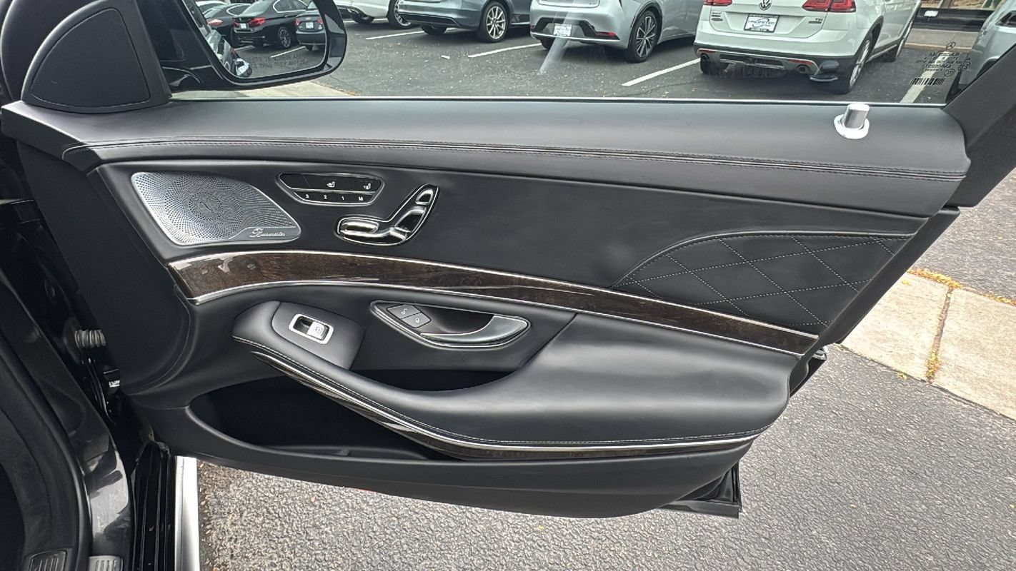 Used 2015 Mercedes-Benz S 63 AMG 4MATIC Sedan image 22