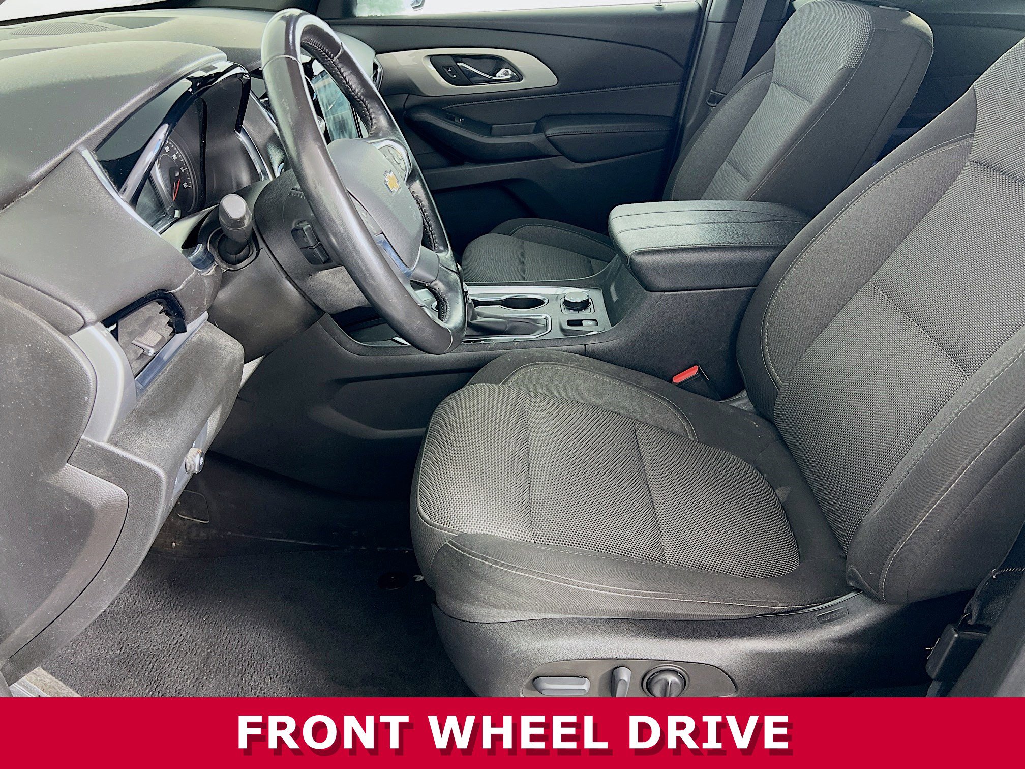 Used 2022 Chevrolet Traverse LT image 3