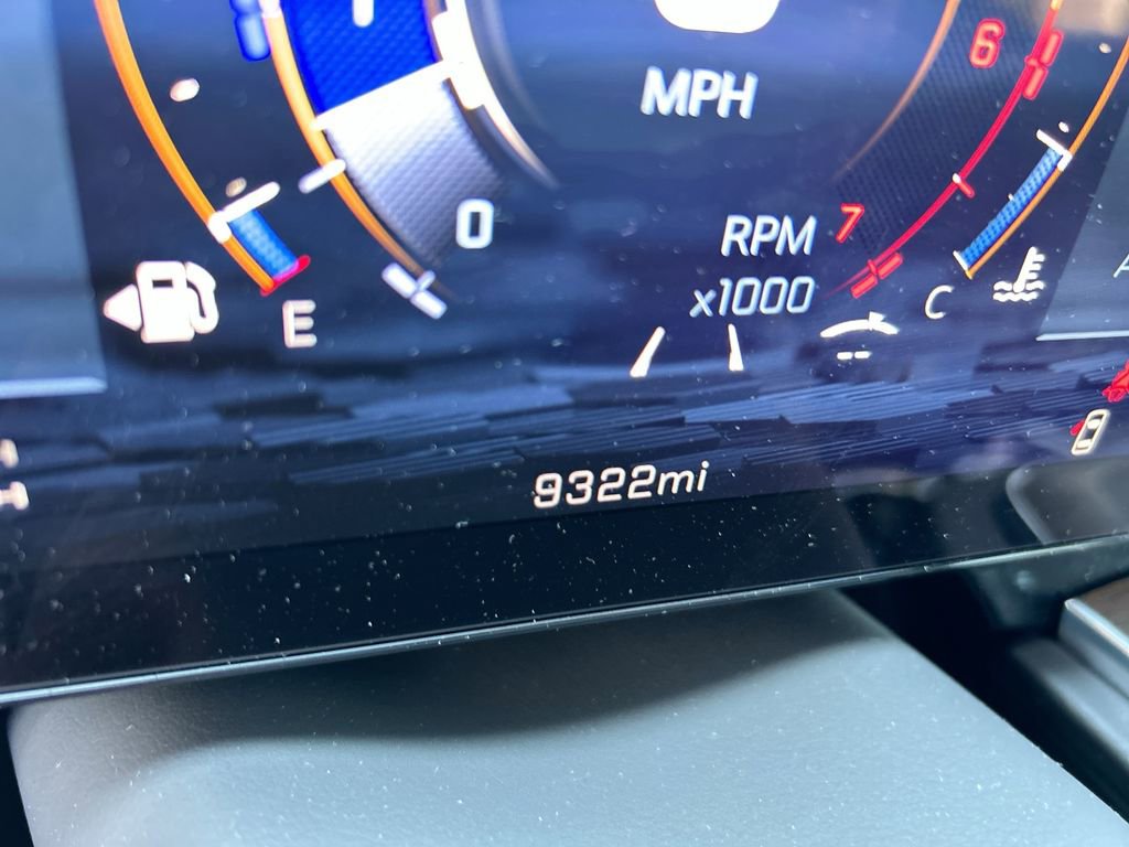 Used 2025 Chevrolet Tahoe High Country AWD/4WD image 12