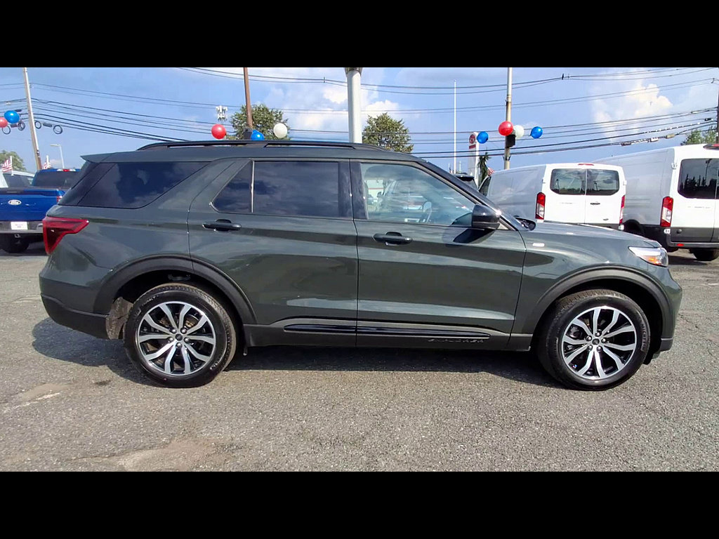 Used 2024 Ford Explorer ST-Line w/ Class IV Trailer Tow Package AWD/4WD image 9