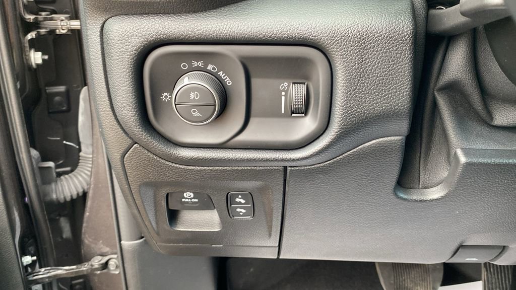 Used 2021 RAM 1500 Big Horn AWD/4WD image 30