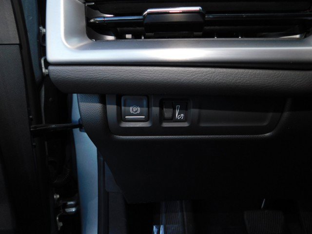 Used 2024 Cadillac XT4 Premium Luxury image 22