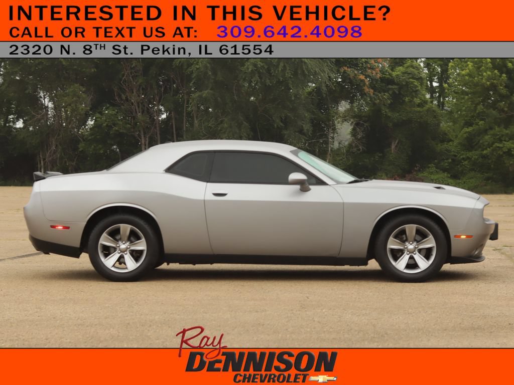 Used 2016 Dodge Challenger SXT RWD image 8