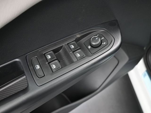 New 2026 Volkswagen Taos SE image 13