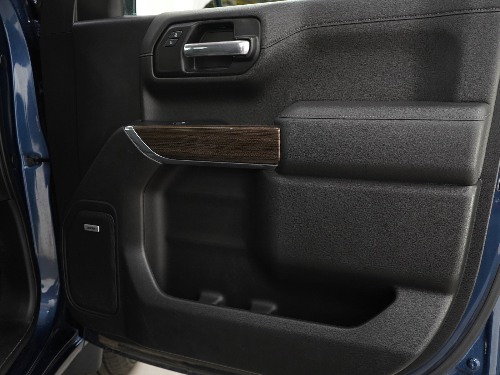 Used 2019 Chevrolet Silverado 1500 RST w/ All-Star Edition image 9