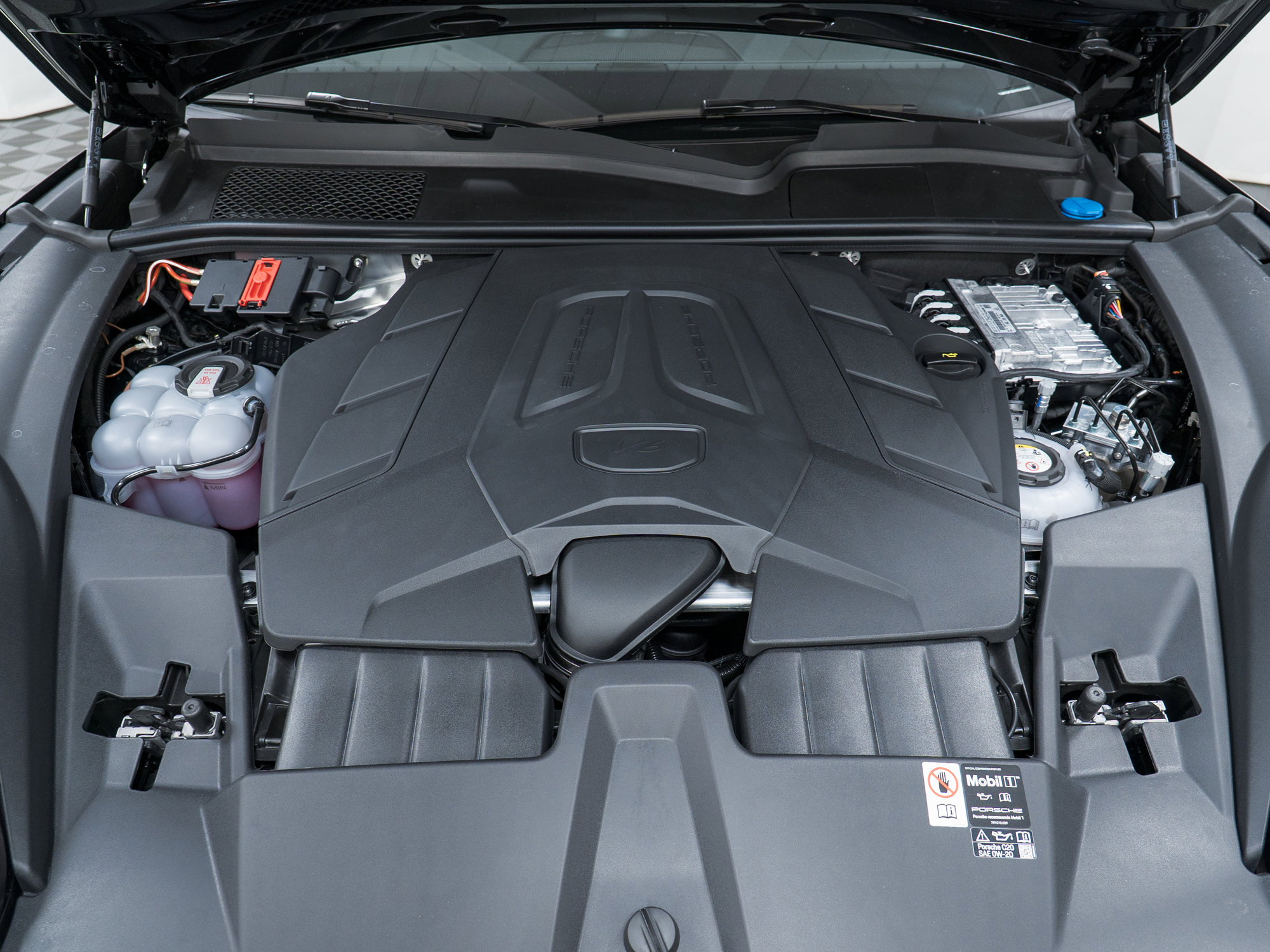 New 2026 Porsche Cayenne E-Hybrid image 12