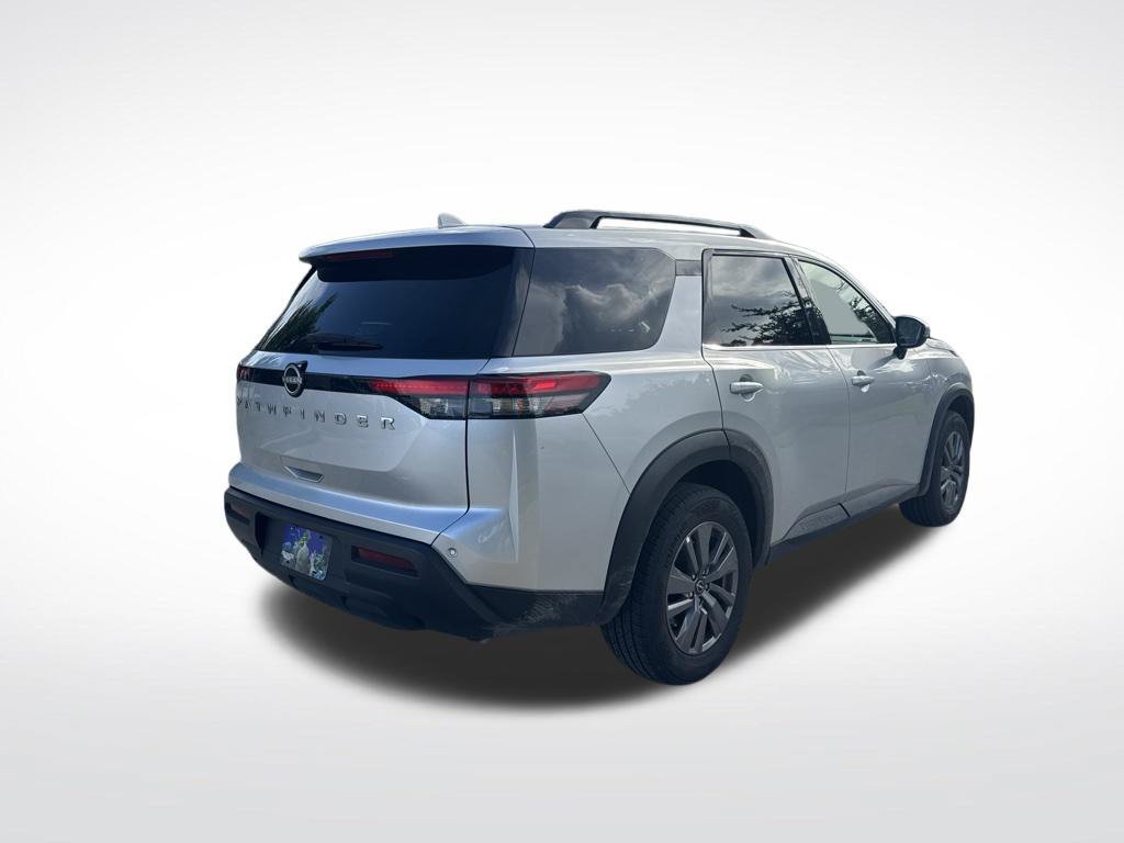 Used 2025 Nissan Pathfinder SV FWD image 5