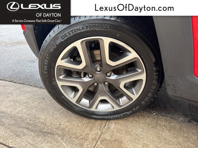 Used 2017 Jeep Renegade Latitude w/ Cold Weather Group image 11