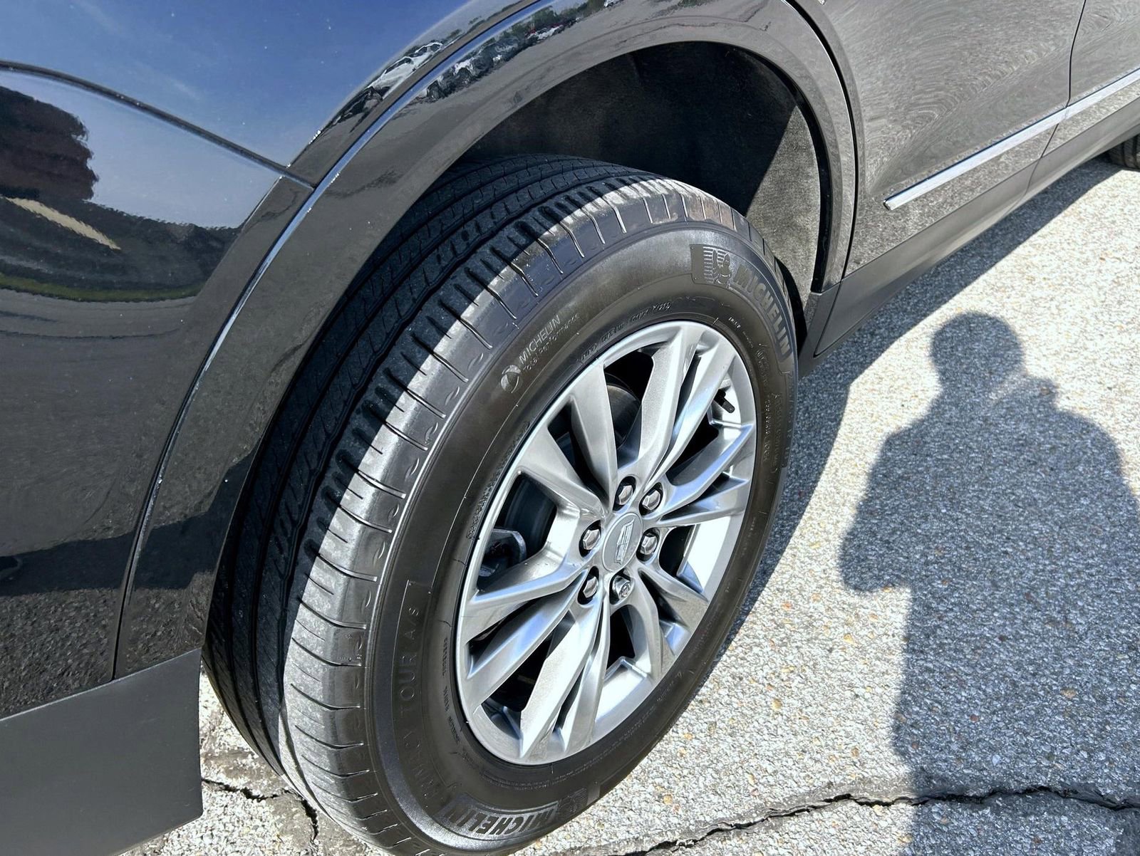 Certified 2023 Cadillac XT5 Premium Luxury w/ LPO, Floor Liner Package AWD/4WD image 12