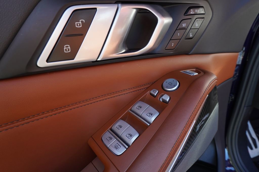 Used 2023 BMW X7 M60i w/ Executive Package image 17