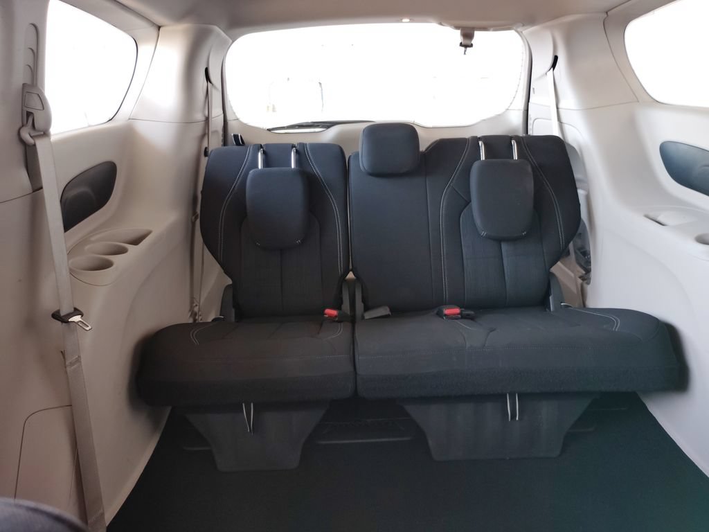 Used 2023 Chrysler Voyager LX FWD image 20