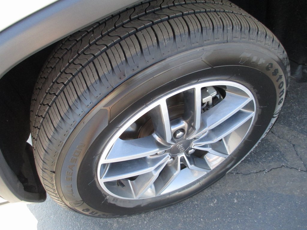 Used 2020 Jeep Grand Cherokee Laredo w/ Quick Order Package 2BN North image 13