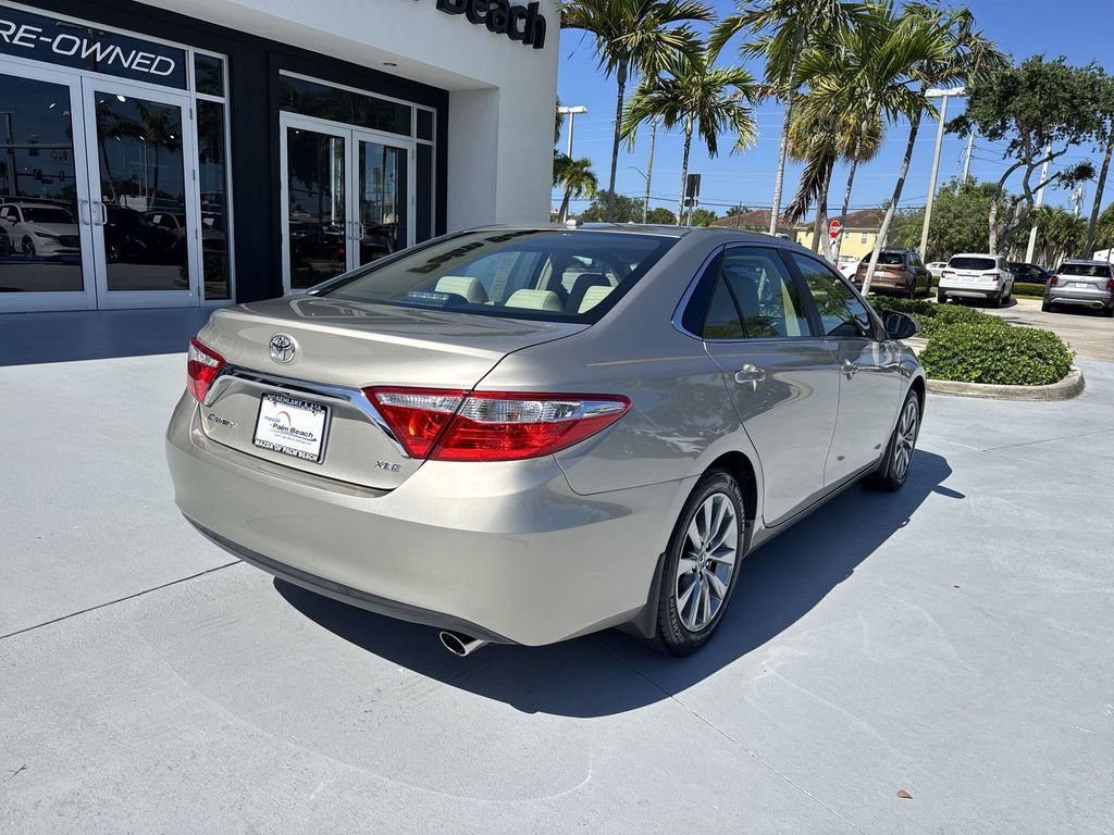 Used 2017 Toyota Camry FWD image 3