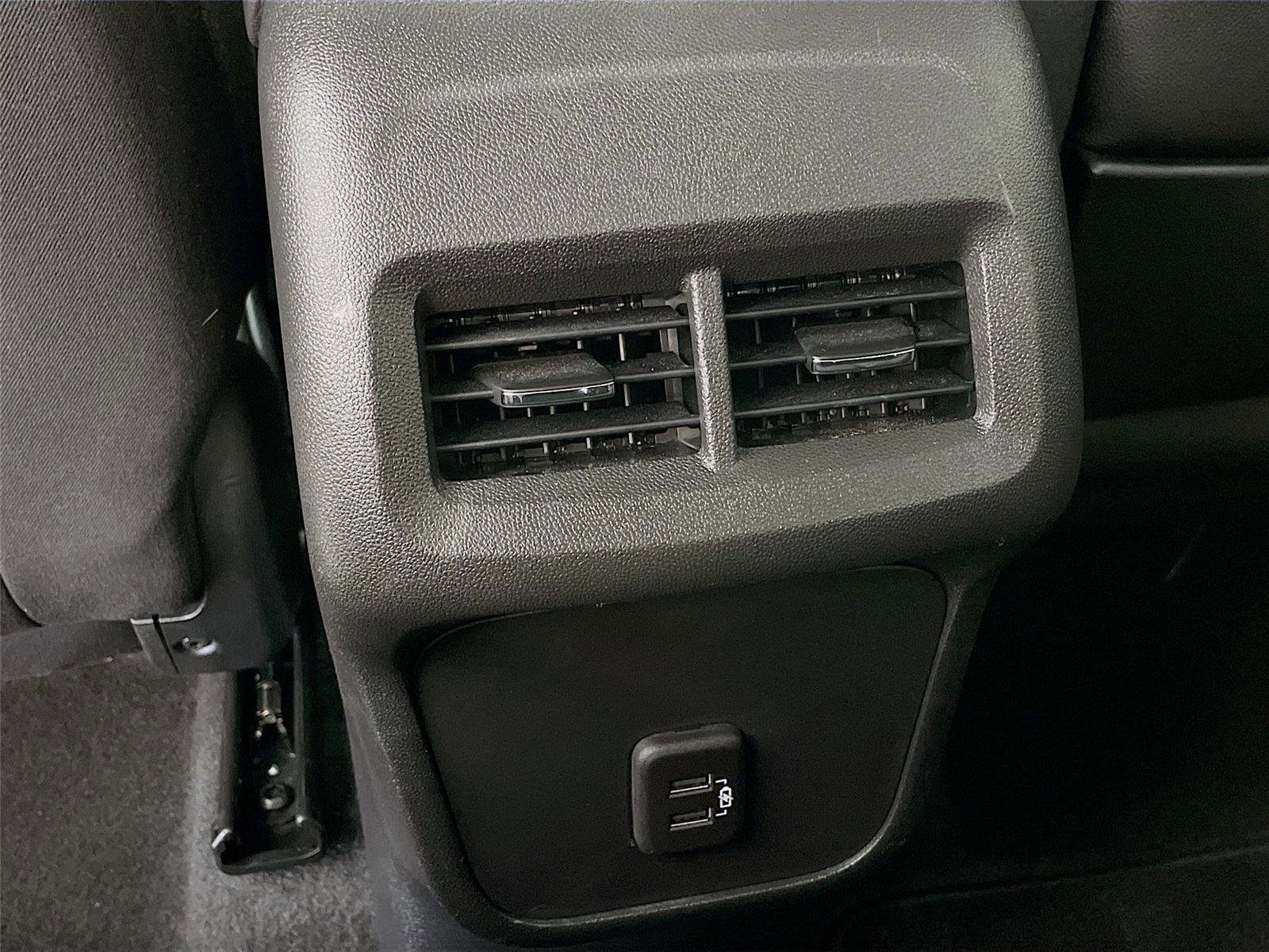 Used 2023 GMC Terrain SLE w/ Driver Convenience Package image 28