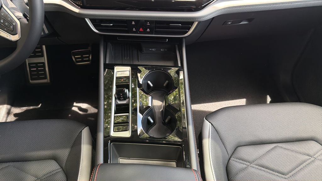 New 2026 Volkswagen Atlas Peak Edition AWD/4WD image 18