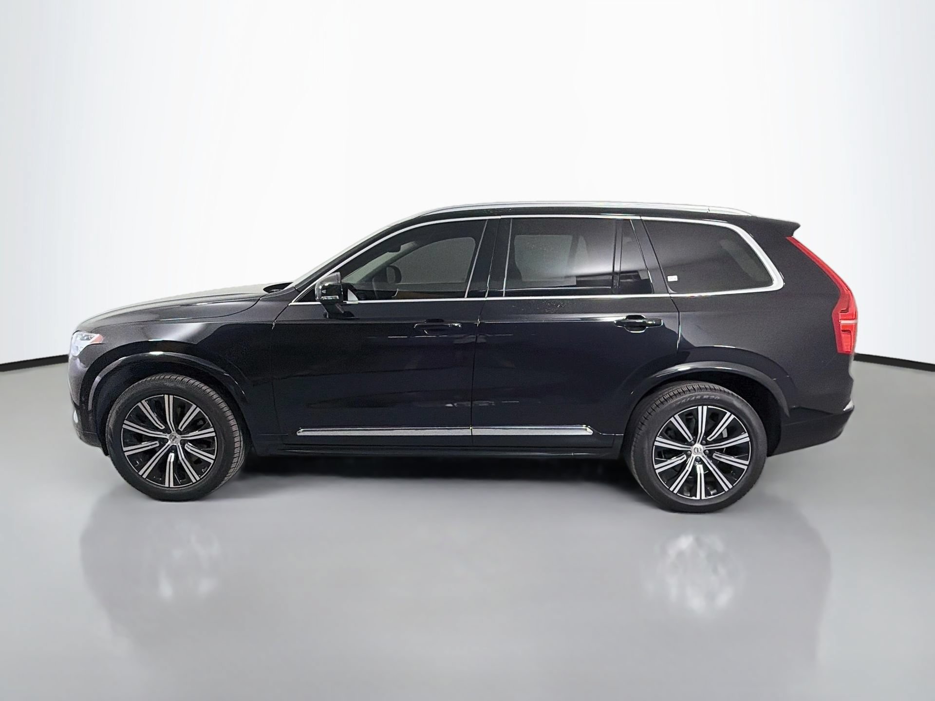 Certified 2023 Volvo XC90 B6 Plus w/ Protection Package Premier AWD/4WD image 9