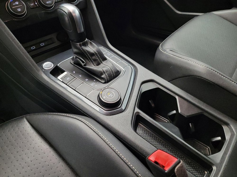 Used 2021 Volkswagen Tiguan SE image 26