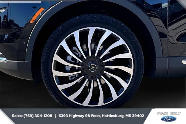 Used 2022 Lincoln Nautilus Black Label w/ Class II Trailer Tow Package image 7