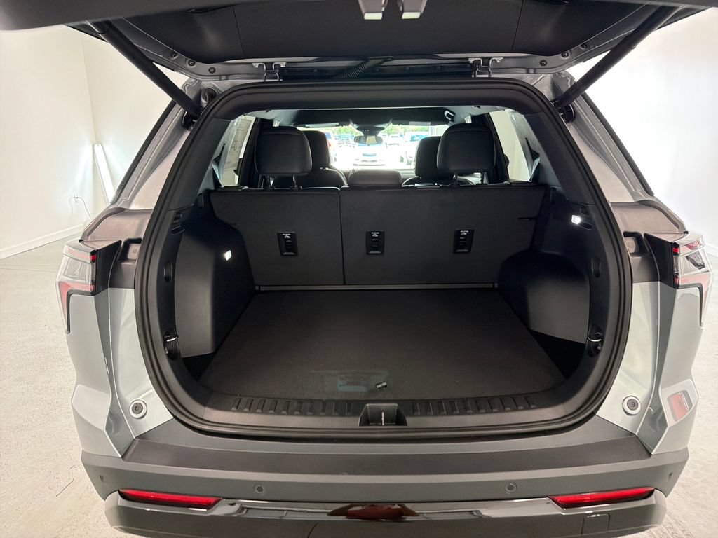New 2027 Chevrolet Equinox RS FWD image 8