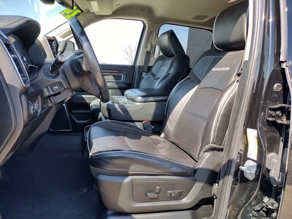 Used 2024 RAM 2500 Laramie AWD/4WD image 2