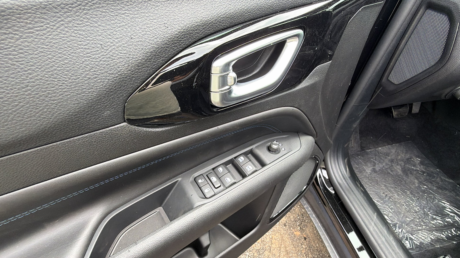 New 2026 Jeep Compass Latitude AWD/4WD image 15