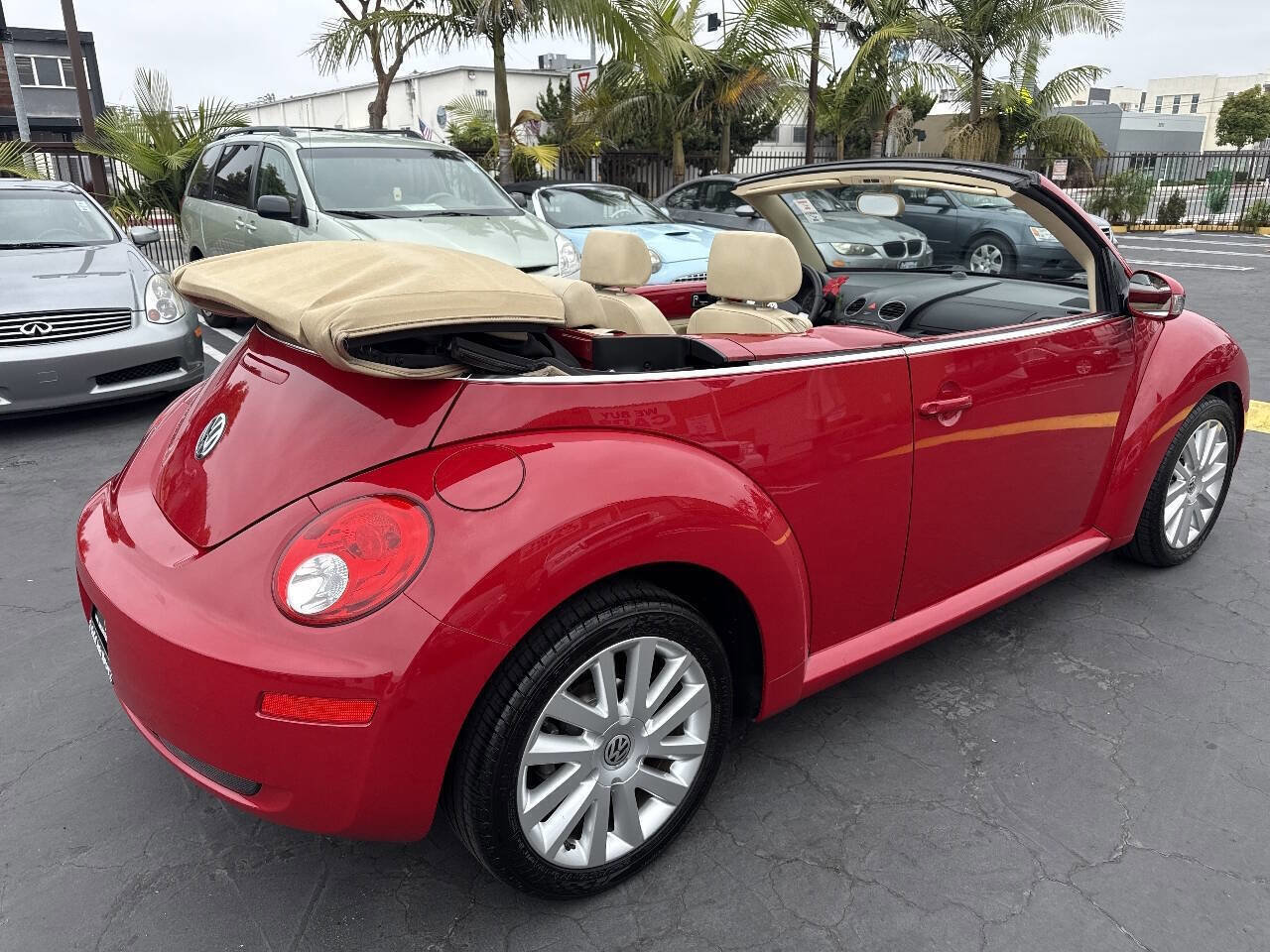 Used 2008 Volkswagen Beetle SE FWD image 5