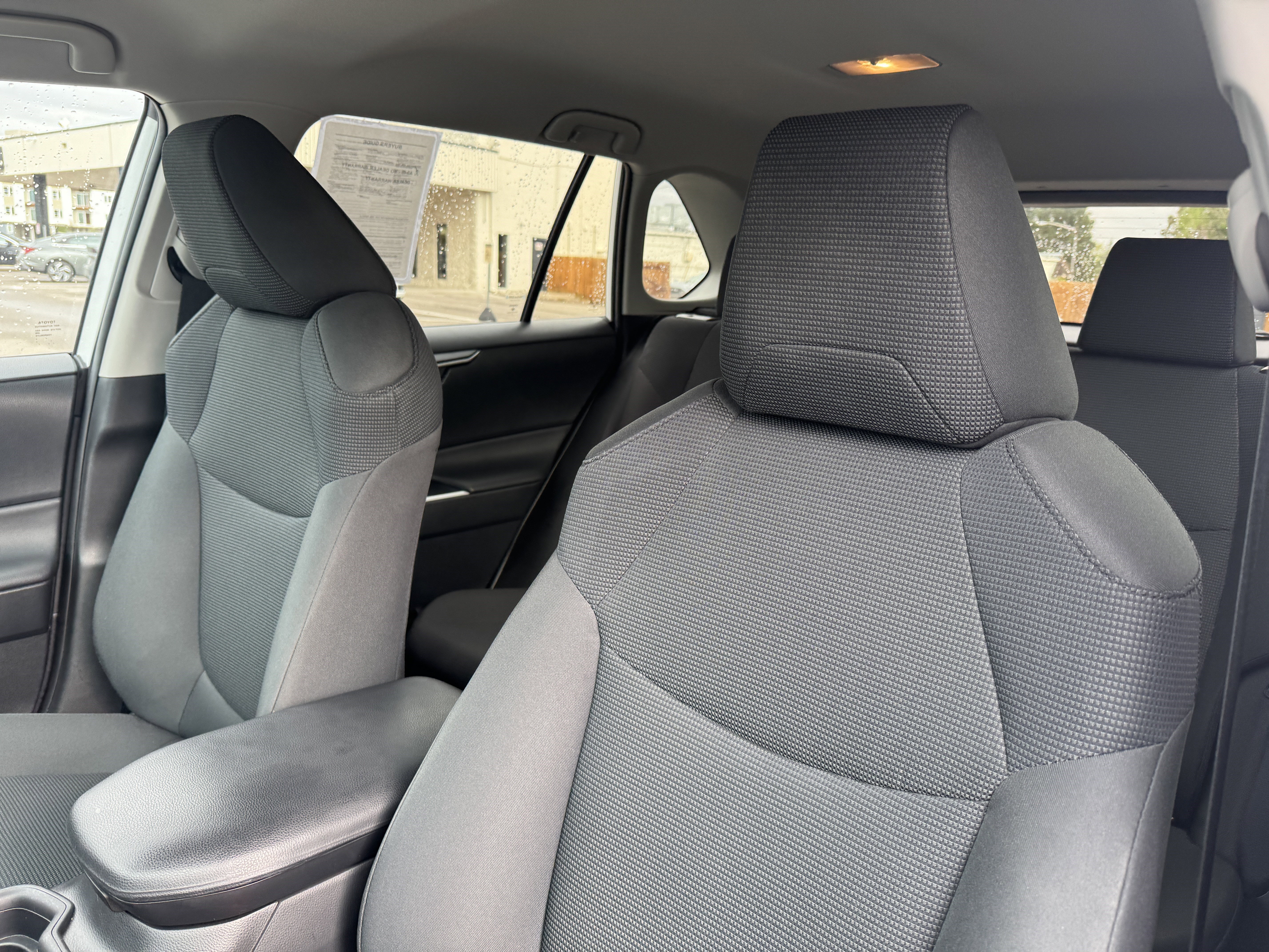Used 2021 Toyota RAV4 LE AWD/4WD image 13
