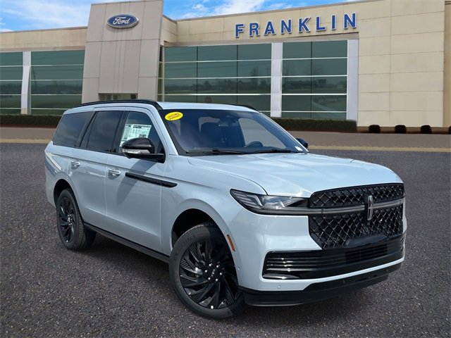 New 2025 Lincoln Navigator Reserve w/ Jet Appearance Package image 1