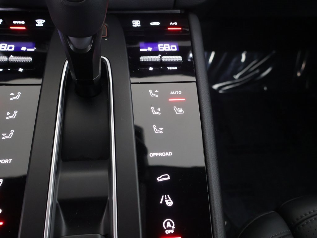 Used 2023 Porsche Macan S image 5