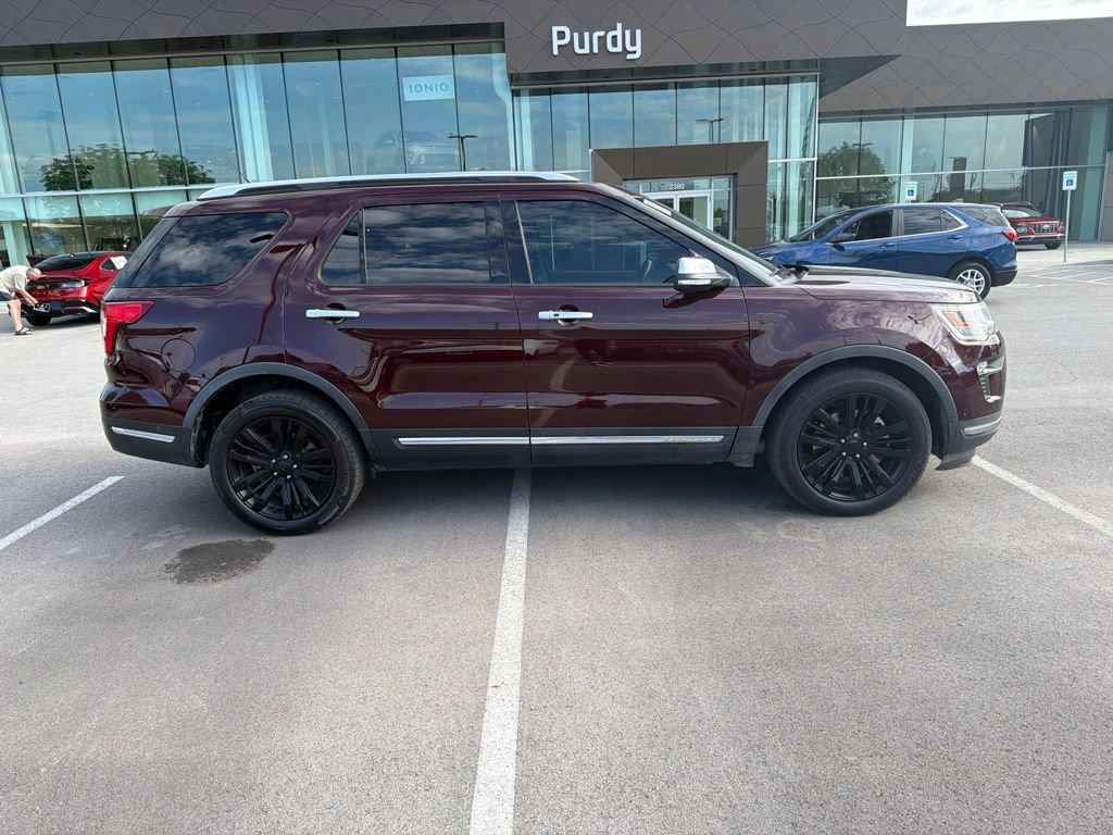 Used 2018 Ford Explorer Platinum AWD/4WD image 3
