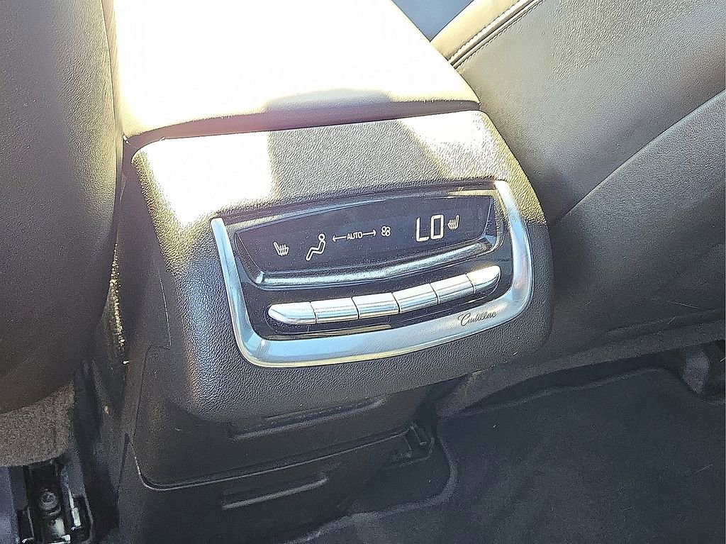 Used 2024 Cadillac XT6 Sport w/ Platinum Package image 16