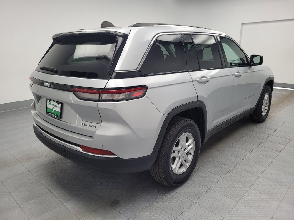 Used 2024 Jeep Grand Cherokee Laredo RWD image 9