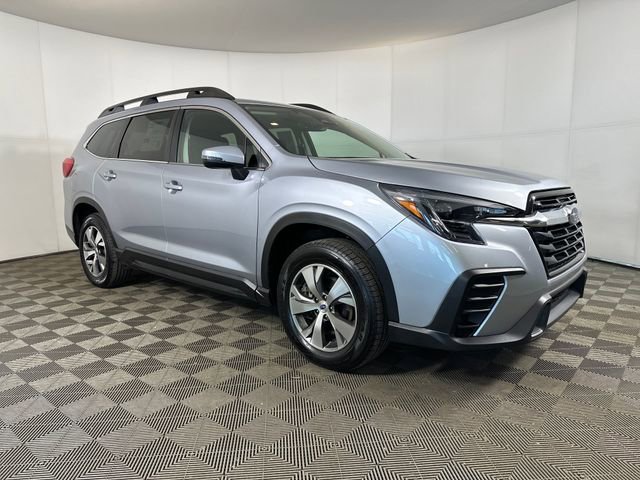 Used 2023 Subaru Ascent Premium w/ Convenience Package image 2
