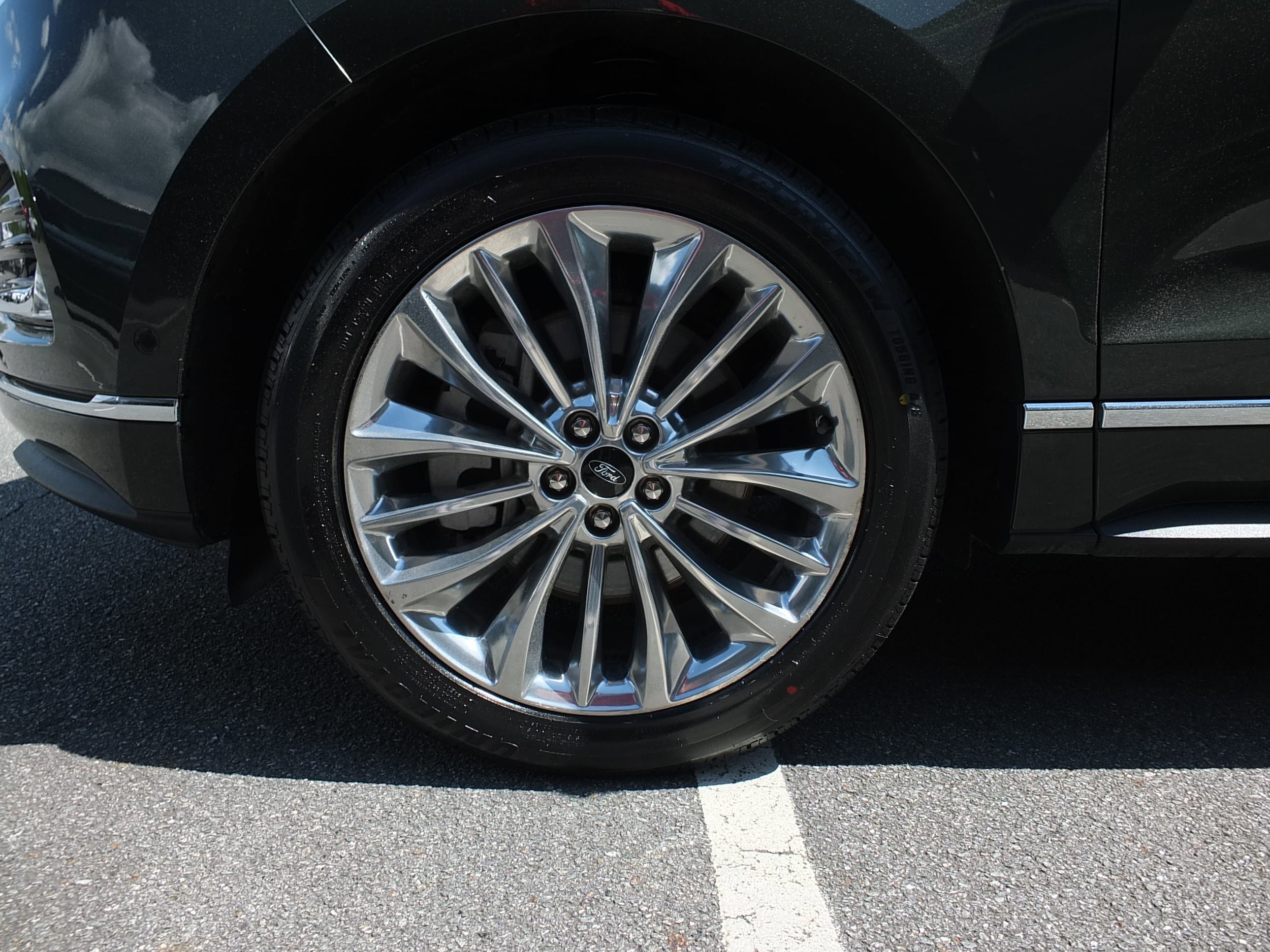 Used 2024 Ford Edge Titanium w/ Titanium Elite Package AWD/4WD image 9
