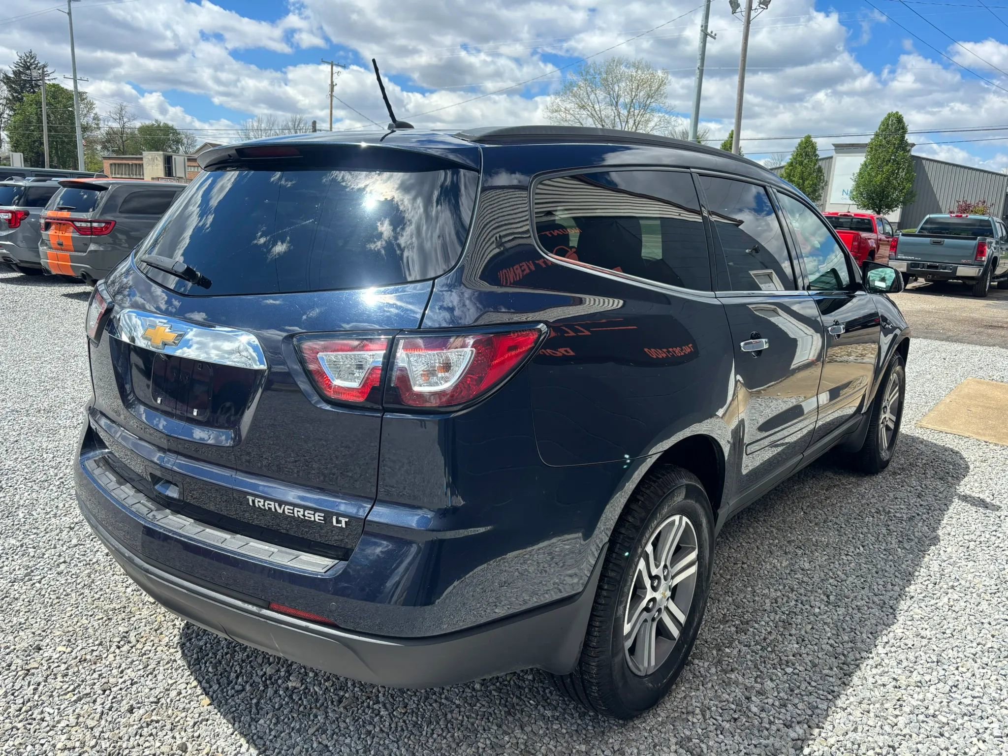 Used 2015 Chevrolet Traverse LT image 6