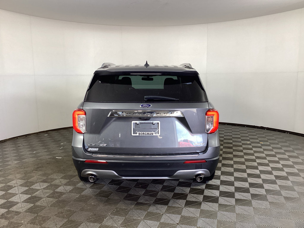 Used 2023 Ford Explorer Limited w/ Equipment Group 301A AWD/4WD image 3