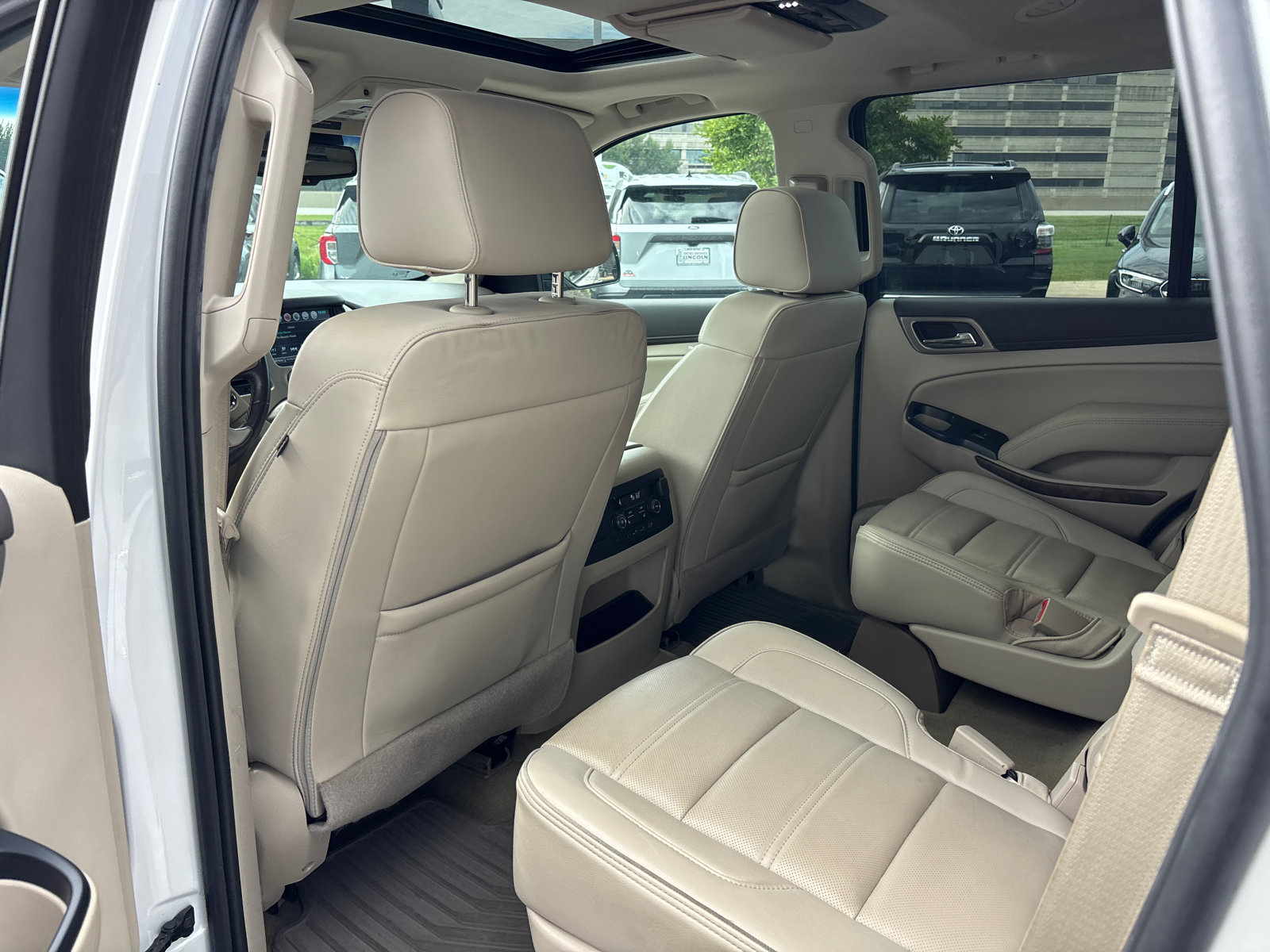 Used 2019 GMC Yukon Denali w/ Denali Ultimate Package AWD/4WD image 26