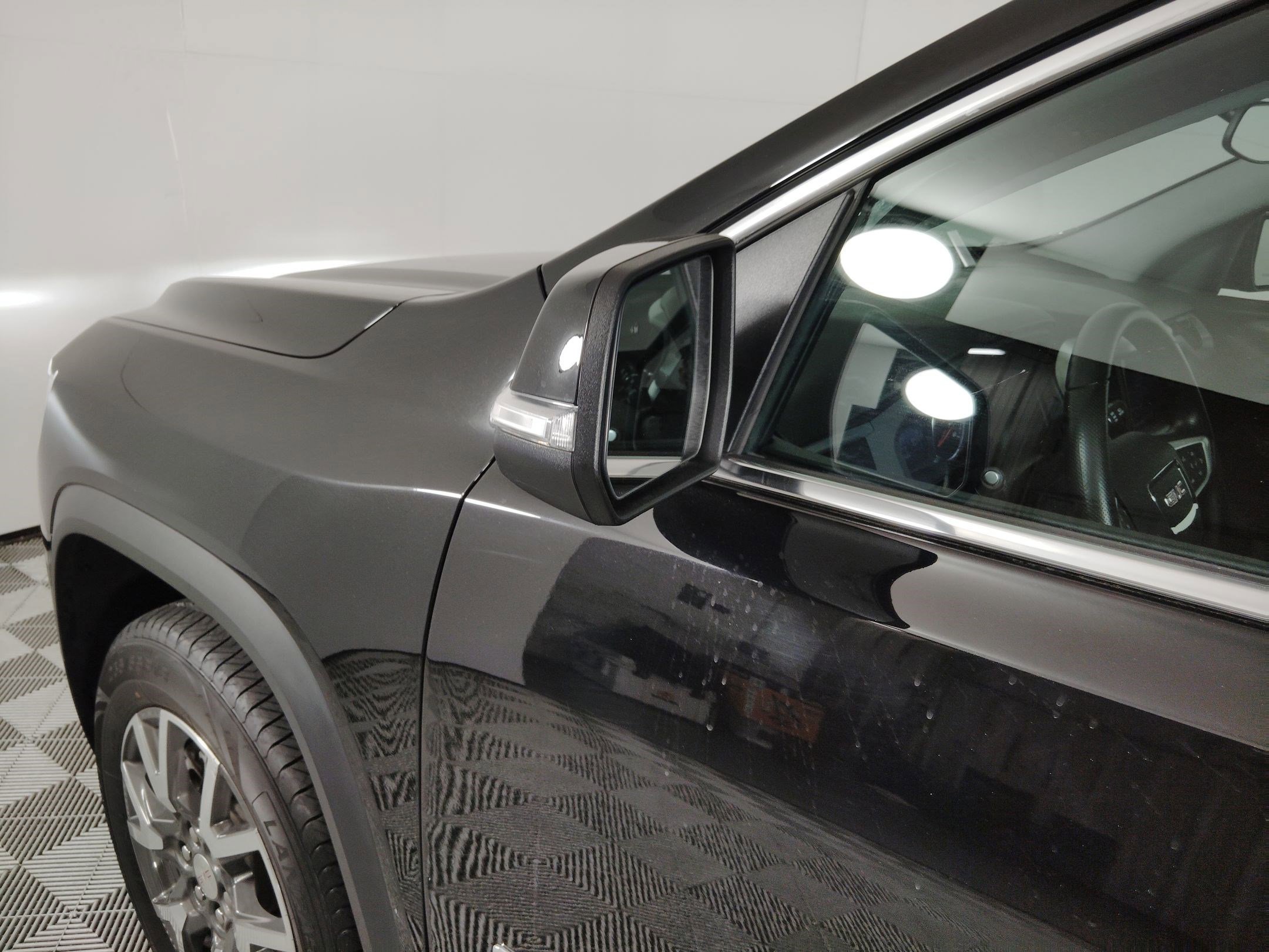 Used 2023 GMC Acadia SLE w/ Driver Convenience Package image 23