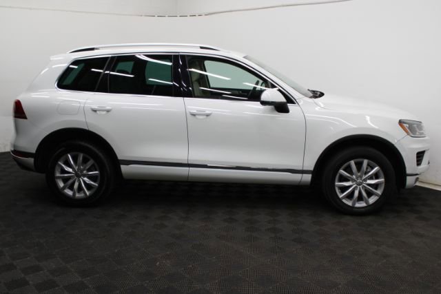 Used 2015 Volkswagen Touareg Sport AWD/4WD image 4
