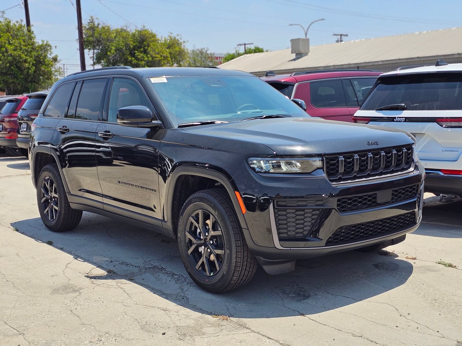 New 2026 Jeep Grand Cherokee Altitude RWD image 3