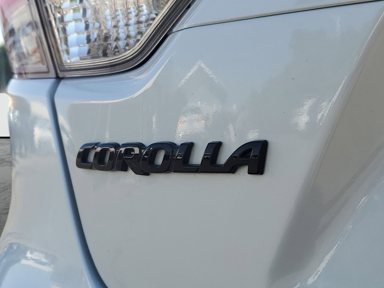 Used 2021 Toyota Corolla LE w/ Carpet Mat Package (TMS) image 7