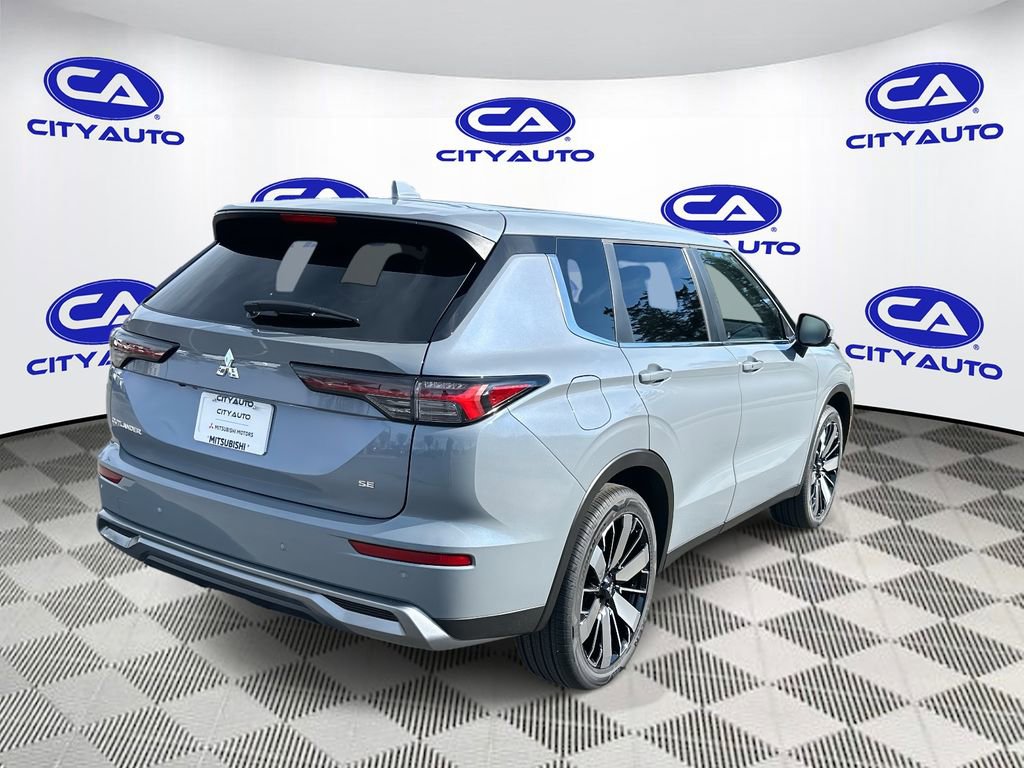 New 2026 Mitsubishi Outlander SE FWD image 3